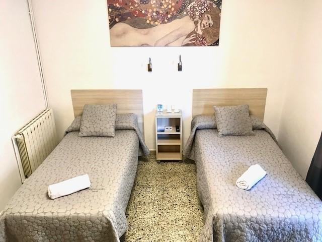 Hostal 바달로나 외부 사진